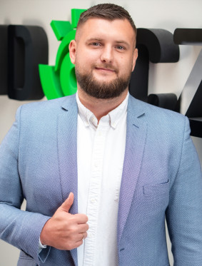 Dominik Knach nowe www