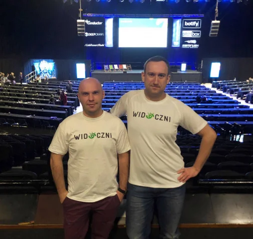 adam i michal widoczni na brighton seo