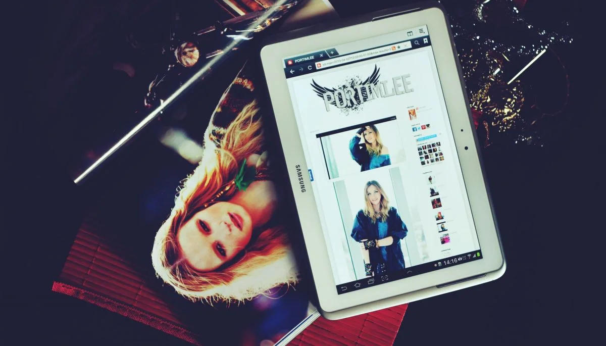 tablet galaxy white blog